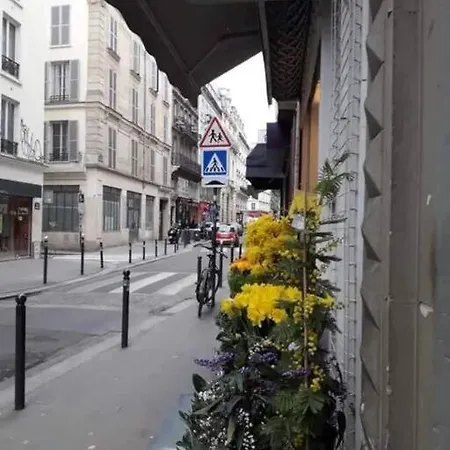 Appartamento Renove Calme Triangle D'or Canal St Martin Parigi